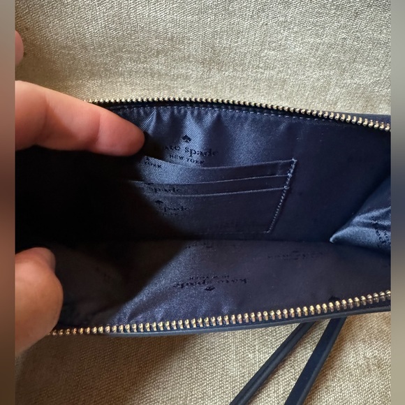 Kate Spade Blue Floral Wristlet - NWT - Perfect Gift, ready to use. NWT - Picture 6 of 6